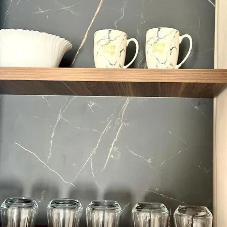 White Arena Apartments Golem Διαμέρισμα