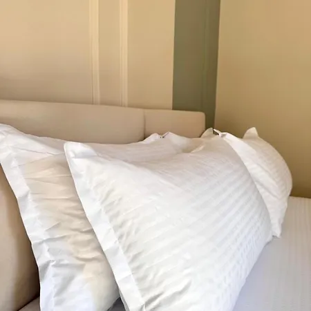 White Arena Appartement Golem (Tirana)