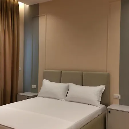 White Arena Apartments Golem Διαμέρισμα *