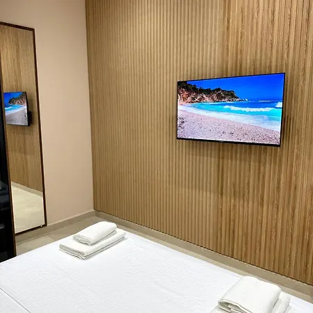 White Arena Apartments Golem Διαμέρισμα *
