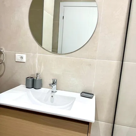 White Arena Apartments Golem Διαμέρισμα *