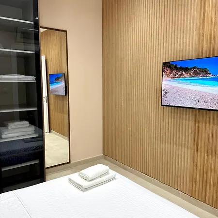 White Arena Apartments Golem Διαμέρισμα