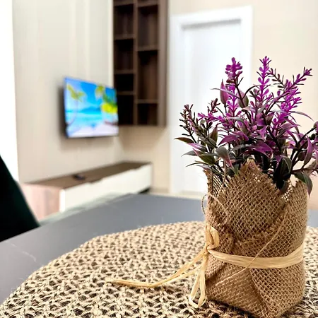 White Arena Apartments Golem Διαμέρισμα