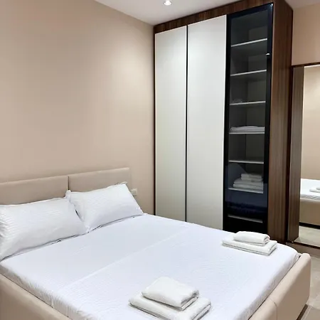 White Arena Apartments Golem Διαμέρισμα *