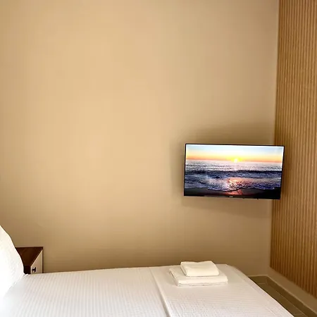 White Arena Apartments Golem Διαμέρισμα