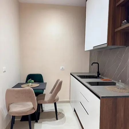 White Arena Appartement Golem (Tirana)