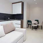 White Arena شقة *