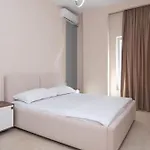 White Arena شقة