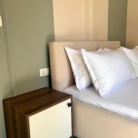 The White Arena Sea Side Durres Apartment *