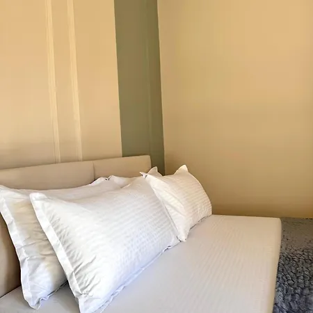 Apartment The White Arena Sea Side Durres *