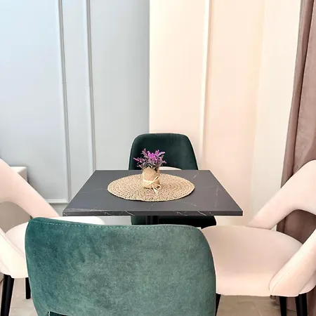 White Arena 格勒姆