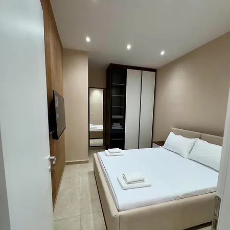 White Arena Golem (Tirana)