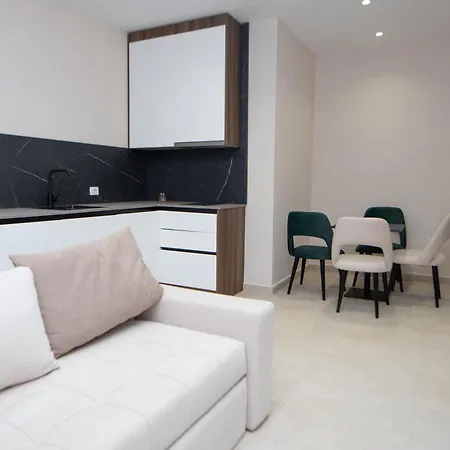 White Arena Appartement *