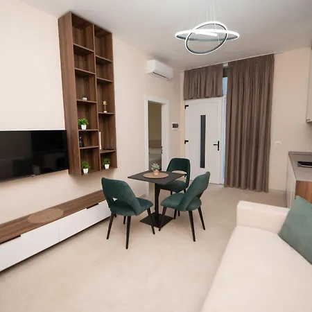 White Arena Apartament Golem (Tirana)