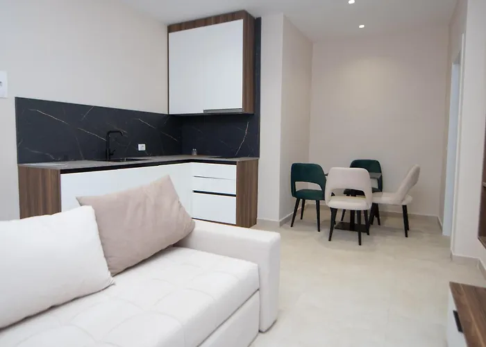 White Arena Apartman *