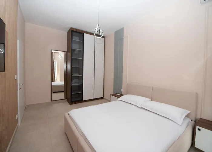 Apartman White Arena Golem