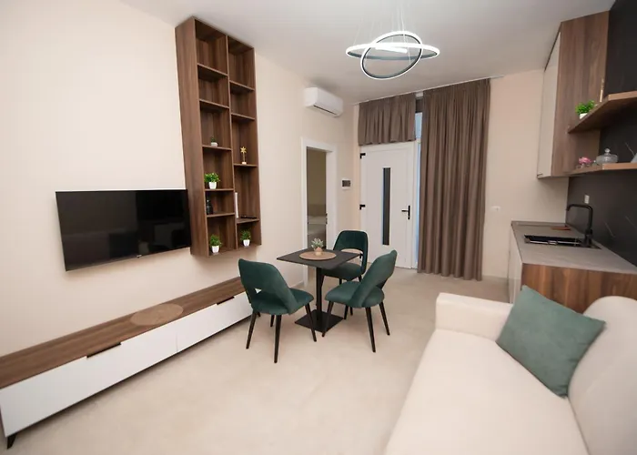 White Arena Apartman Golem