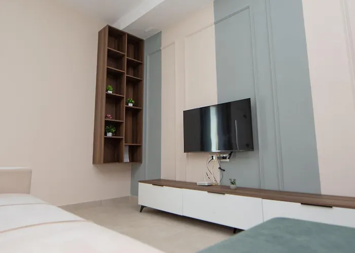 White Arena Apartman *